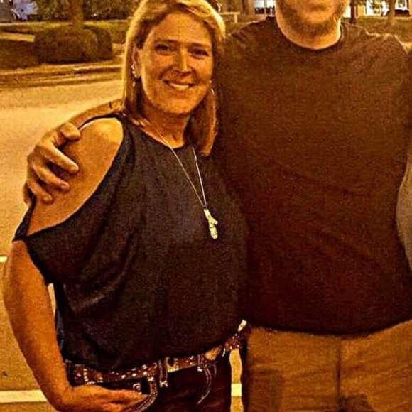 By & By boutique Butterfly style top - Picture 6 of 6